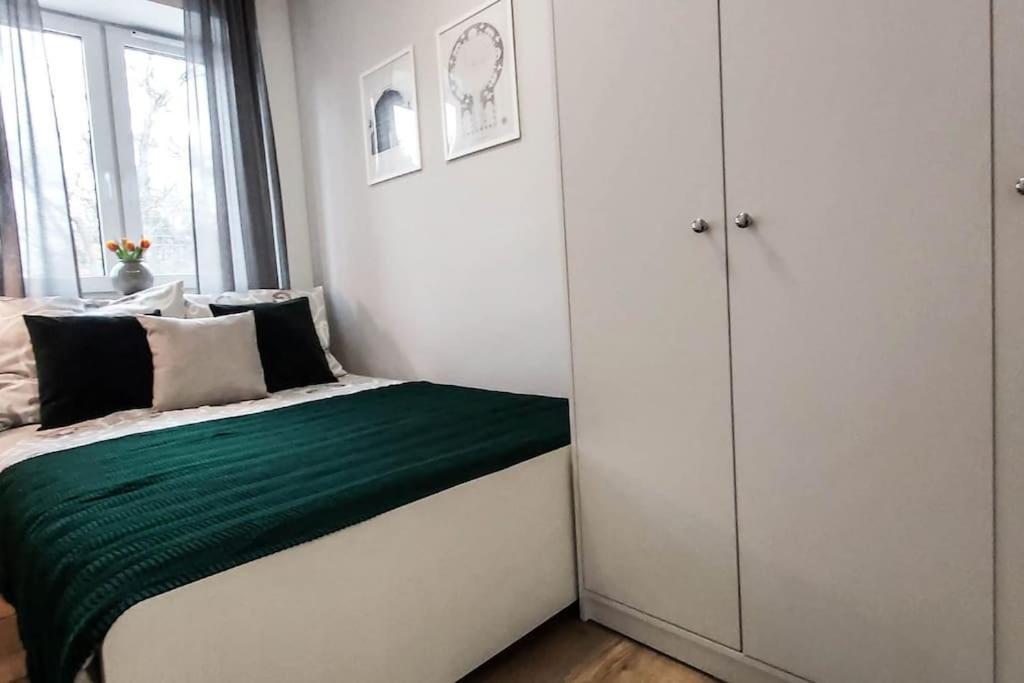 Bezagenta Mozart4 2 Room Easy Transit To City Wifi Варшава Экстерьер фото